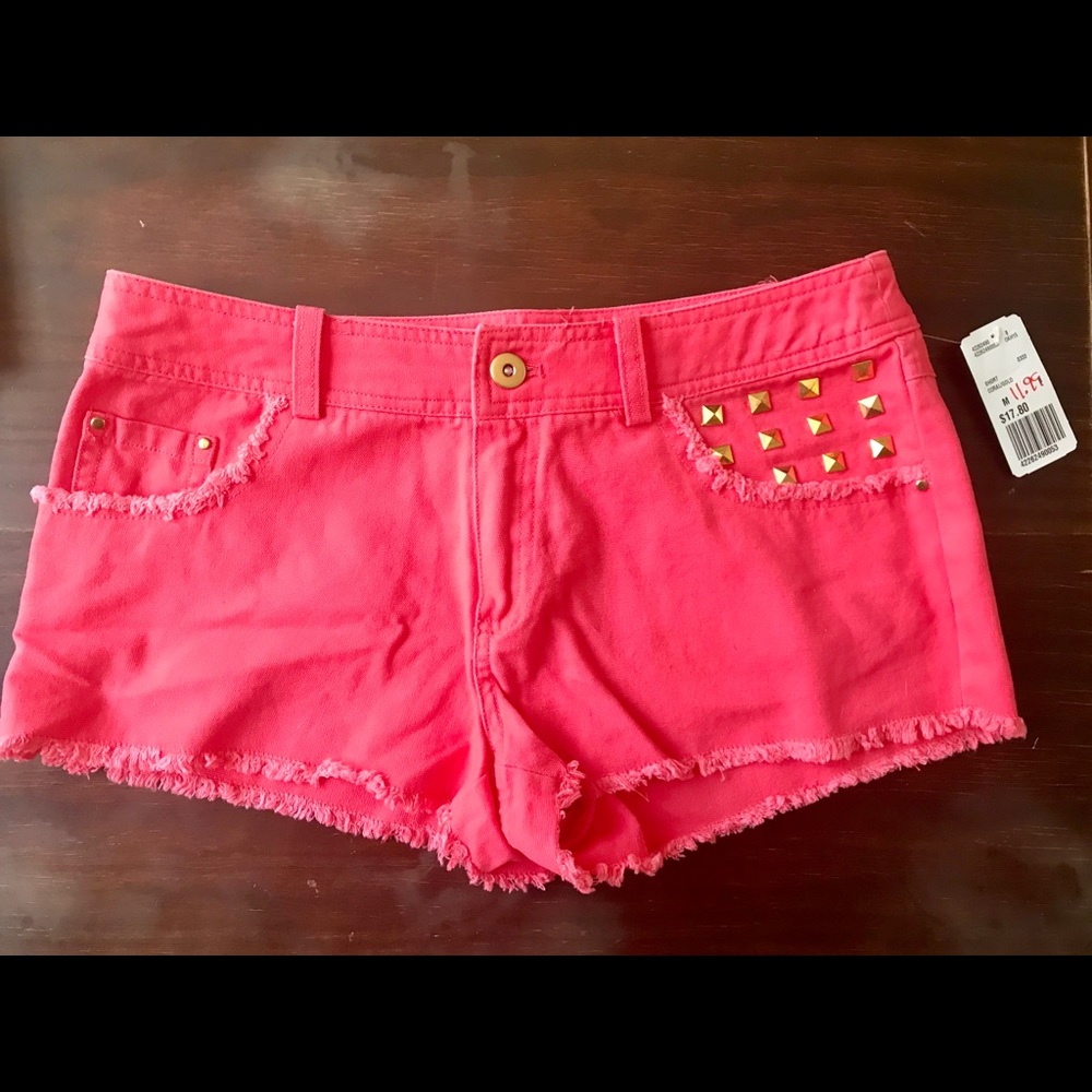 Women’s Pink Distressed Frayed Hem Denim Shorts with Studs!